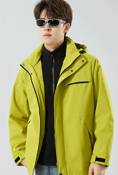 3-in-1 Outdoor Waterproof Windproof Jacket with Fleece Lining – Thick Hiking Coat